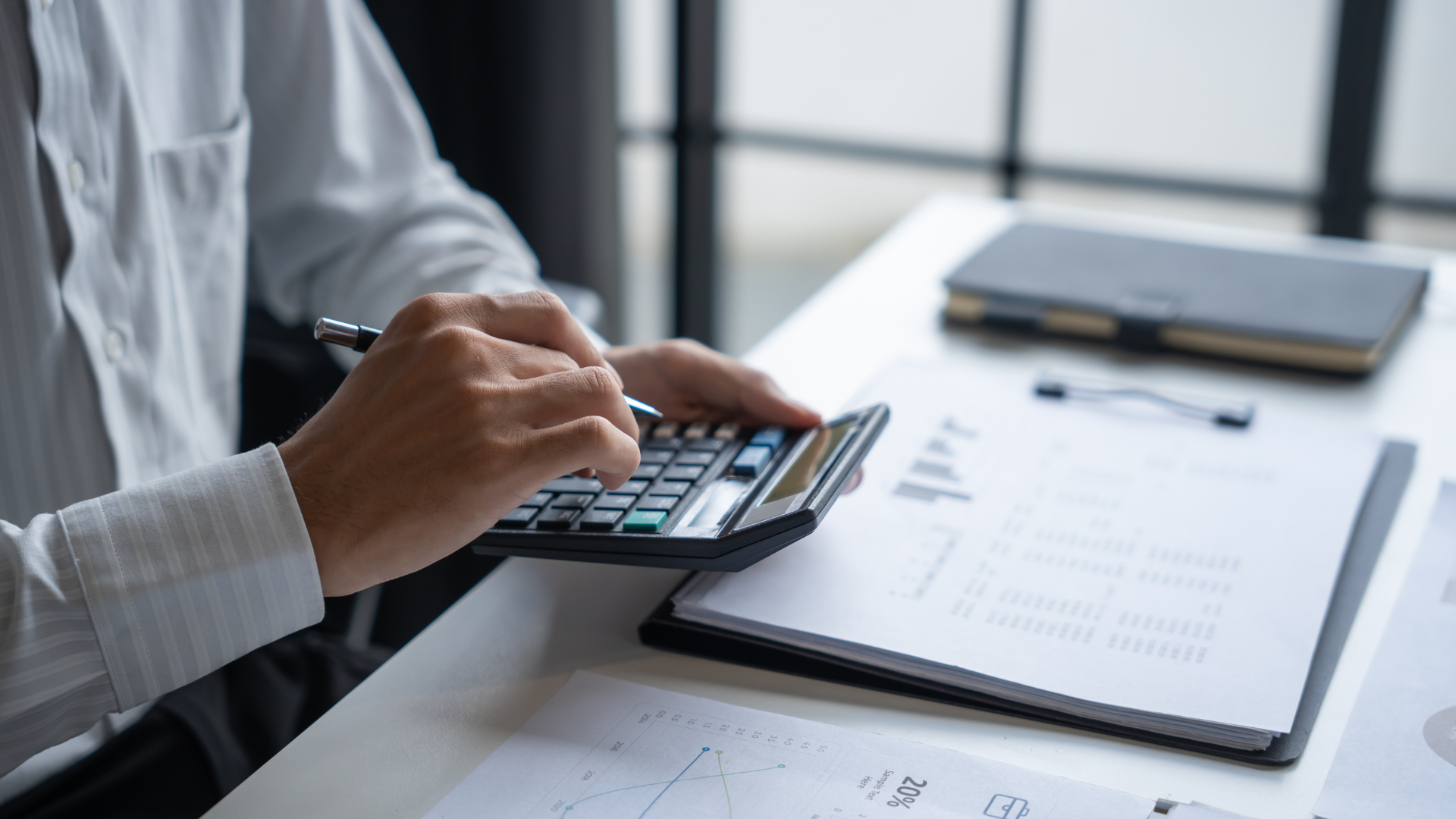 DBJ（日本政策投資銀行）